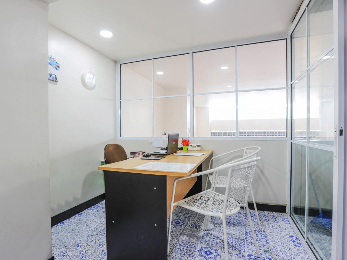 Oyo 127 W Residence Jakarta Exteriör bild